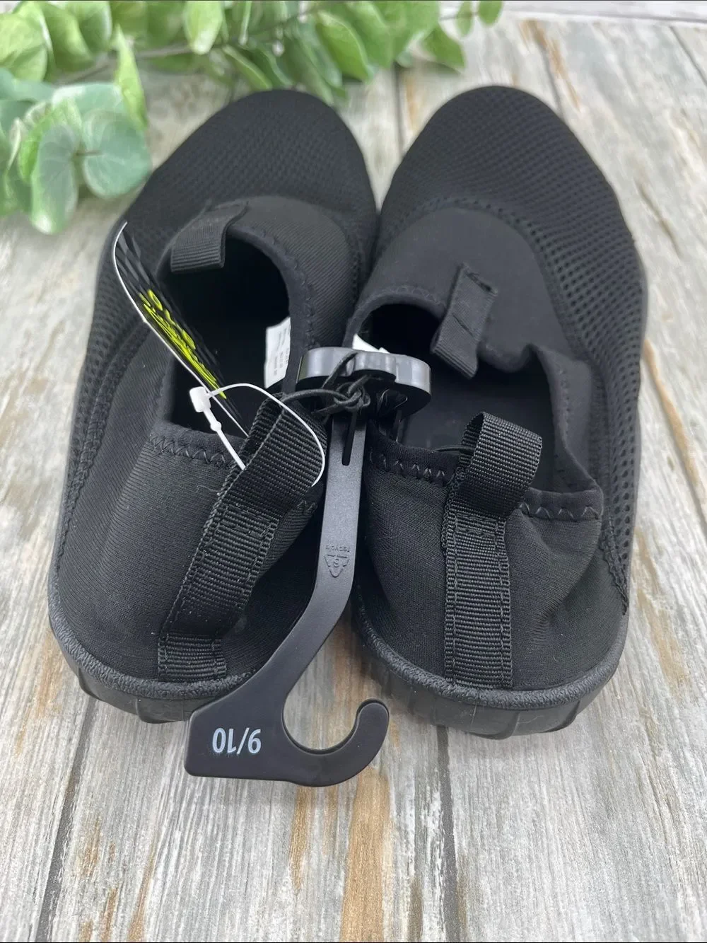 Men’s Lightweight Comfy Beach Water Shoes Auqua Sock Size 9-10